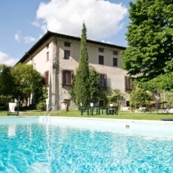 Italie, Lucca, 20080506.
Fattoria Mansi Bernardini in Segromigno in Monte.
landgoed met olijfboomgaard
Villa Buonvisi and the swimming pool
